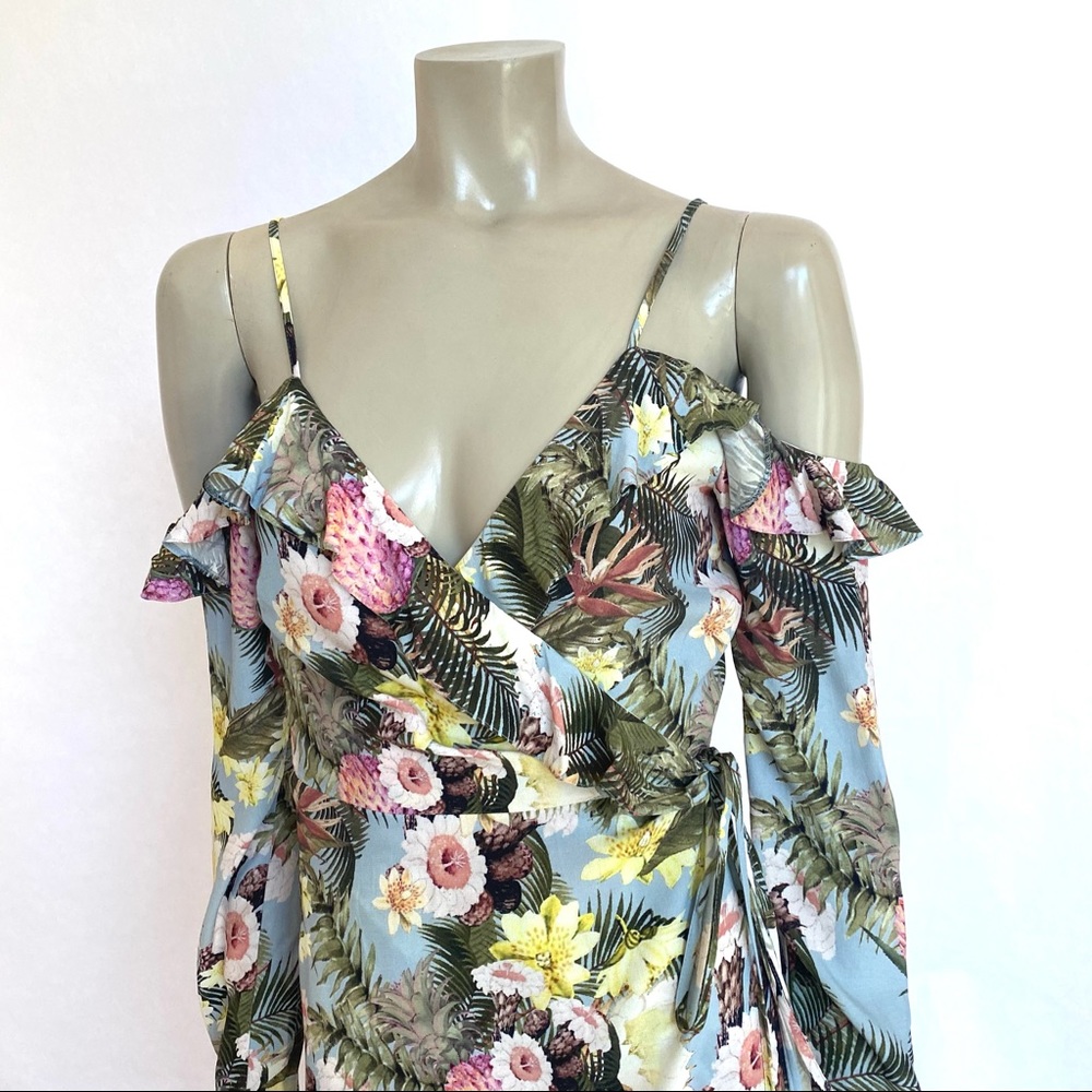 Floral wrap dress - Picture 6 of 16